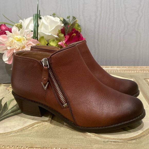 Vionic Jolene Leather Booties Side Zip Burnished Toe Brown Sz 6 Wide - Picture 2 of 15